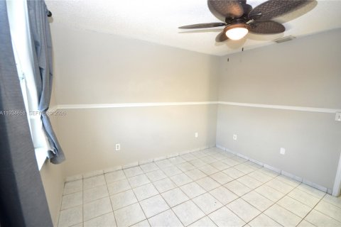 Copropriété à vendre à Hialeah, Floride: 2 chambres, 91.97 m2 № 1992803 - photo 18