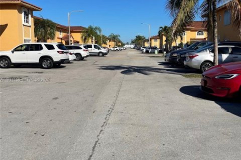 Condo in Hialeah, Florida, 2 bedrooms  № 1992803 - photo 13