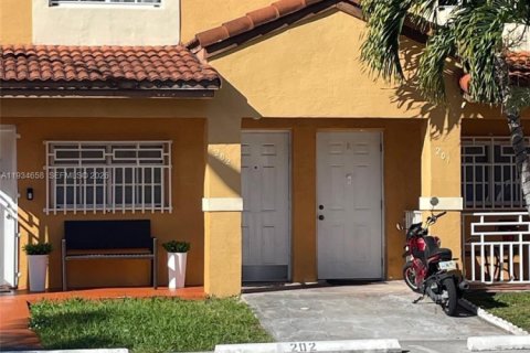 Condo in Hialeah, Florida, 2 bedrooms  № 1992803 - photo 2