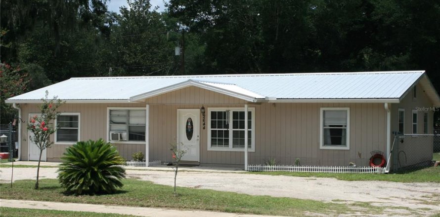 Villa ou maison à Hawthorne, Floride 4 chambres, 156.63 m2 № 1829425