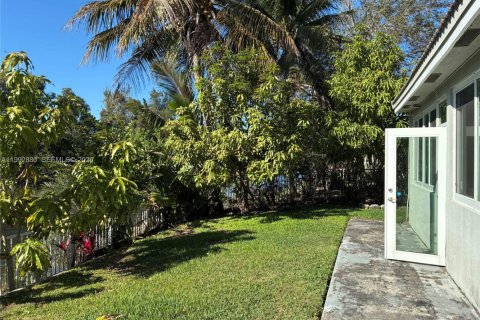 Casa en venta en Pembroke Pines, Florida, 4 dormitorios, 241.92 m2 № 2056732 - foto 25