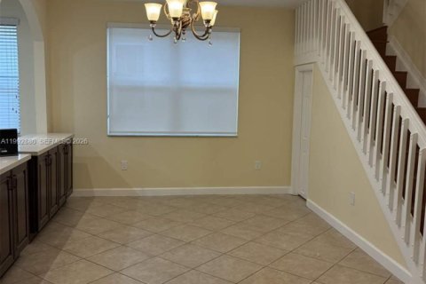 Casa en venta en Pembroke Pines, Florida, 4 dormitorios, 241.92 m2 № 2056732 - foto 5