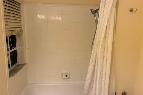 Casa en venta en Pembroke Pines, Florida, 4 dormitorios, 241.92 m2 № 2056732 - foto 15