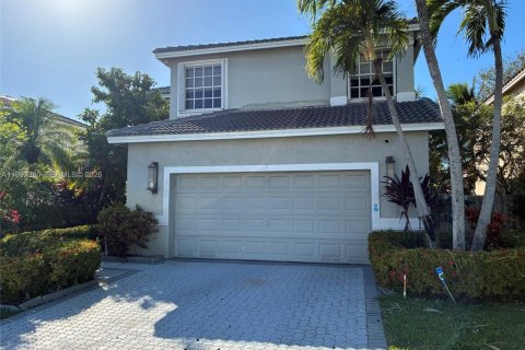 Casa en Pembroke Pines, Florida 4 dormitorios, 241.92 m2 № 2056732