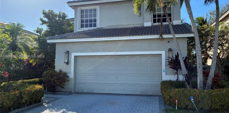 Casa en Pembroke Pines, Florida 4 dormitorios, 241.92 m2 № 2056732