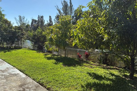 Casa en venta en Pembroke Pines, Florida, 4 dormitorios, 241.92 m2 № 2056732 - foto 26