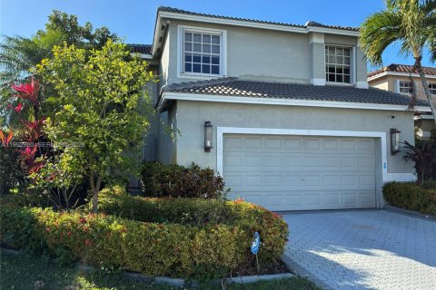 Casa en venta en Pembroke Pines, Florida, 4 dormitorios, 241.92 m2 № 2056732 - foto 2