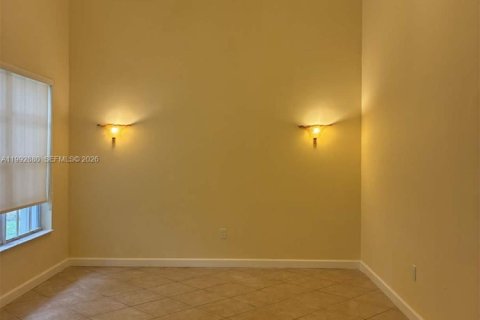 Casa en venta en Pembroke Pines, Florida, 4 dormitorios, 241.92 m2 № 2056732 - foto 6