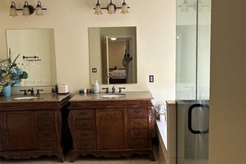Casa en venta en Pembroke Pines, Florida, 4 dormitorios, 241.92 m2 № 2056732 - foto 22