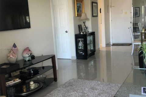 Copropriété à vendre à Sunny Isles Beach, Floride: 1 chambre, 65.5 m2 № 1889740 - photo 11