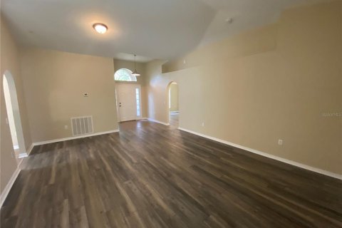 Villa ou maison à louer à Leesburg, Floride: 3 chambres, 151.62 m2 № 1808273 - photo 7