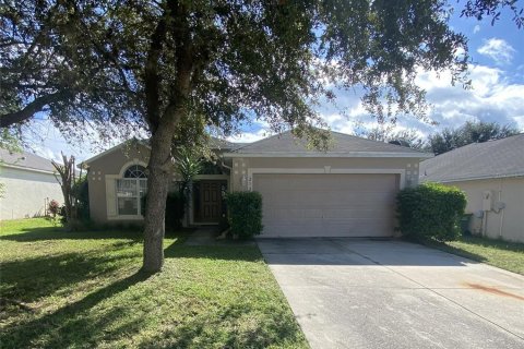 Villa ou maison à louer à Leesburg, Floride: 3 chambres, 151.62 m2 № 1808273 - photo 1