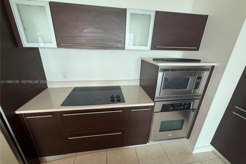 Condo in Miami, Florida, 2 bedrooms  № 2053031 - photo 8