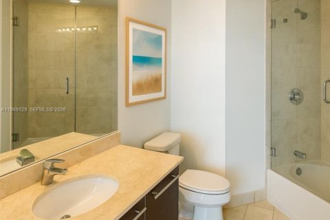 Condo in Miami, Florida, 2 bedrooms  № 2053031 - photo 16