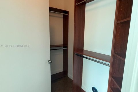 Condo in Miami, Florida, 2 bedrooms  № 2053031 - photo 23