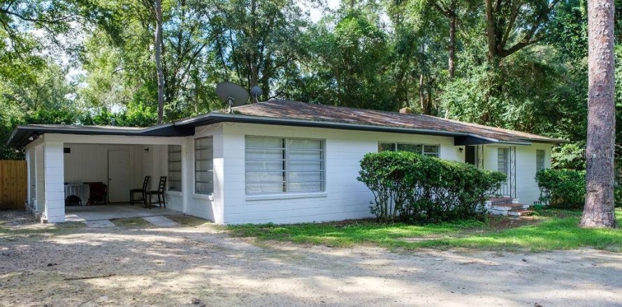 House in Gainesville, Florida 3 bedrooms, 145.48 sq.m. № 1512504