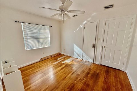 House in Gainesville, Florida 3 bedrooms, 145.48 sq.m. № 1512504 - photo 5