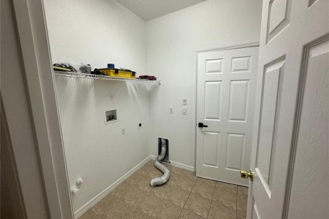 Villa ou maison à louer à Kissimmee, Floride: 4 chambres, 234.86 m2 № 1784989 - photo 19