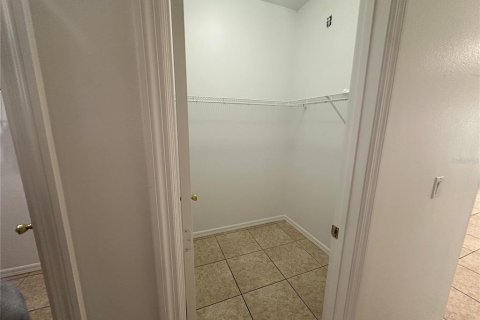 Villa ou maison à louer à Kissimmee, Floride: 4 chambres, 234.86 m2 № 1784989 - photo 13