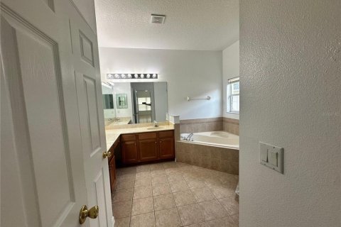 Villa ou maison à louer à Kissimmee, Floride: 4 chambres, 234.86 m2 № 1784989 - photo 15