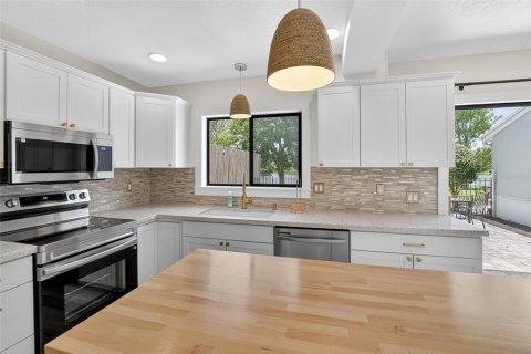 Townhouse in Lakeland, Florida 3 bedrooms, 170.94 sq.m. № 1829797 - photo 14