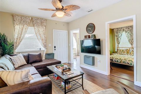Villa ou maison à louer à Tampa, Floride: 3 chambres, 101.45 m2 № 2237761 - photo 4