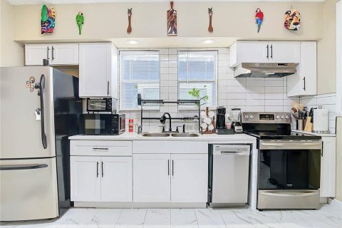 Villa ou maison à louer à Tampa, Floride: 3 chambres, 101.45 m2 № 2237761 - photo 7