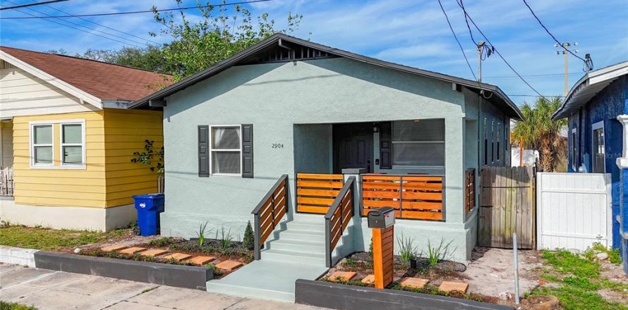 Villa ou maison à Tampa, Floride 3 chambres, 101.45 m2 № 2237761