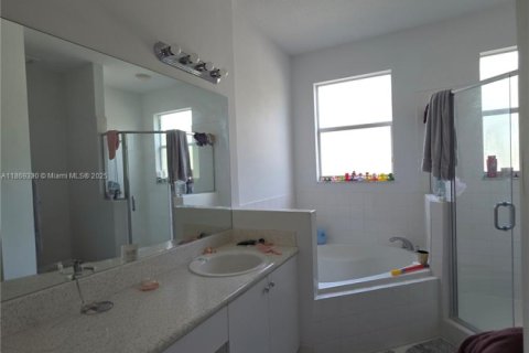 Townhouse in Miami, Florida 3 bedrooms, 145.3 sq.m. № 1920064 - photo 21