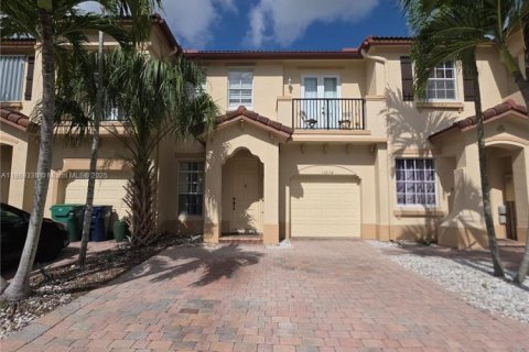 Townhouse in Miami, Florida 3 bedrooms, 145.3 sq.m. № 1920064 - photo 1