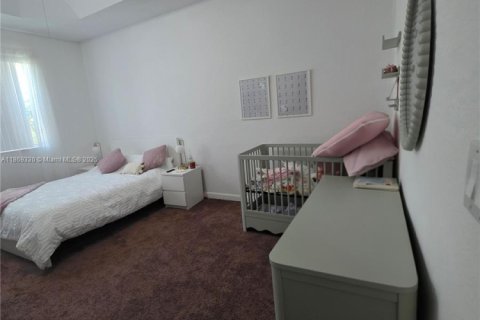 Townhouse in Miami, Florida 3 bedrooms, 145.3 sq.m. № 1920064 - photo 17