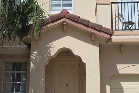 Townhouse in Miami, Florida 3 bedrooms, 145.3 sq.m. № 1920064 - photo 2