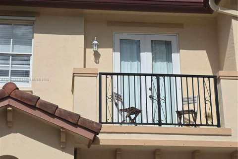 Townhouse in Miami, Florida 3 bedrooms, 145.3 sq.m. № 1920064 - photo 3