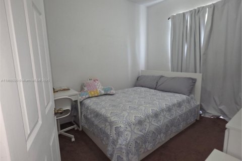 Townhouse in Miami, Florida 3 bedrooms, 145.3 sq.m. № 1920064 - photo 24