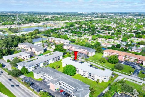 Condominio en venta en Plantation, Florida, 1 dormitorio, 69.49 m2 № 1994584 - foto 1