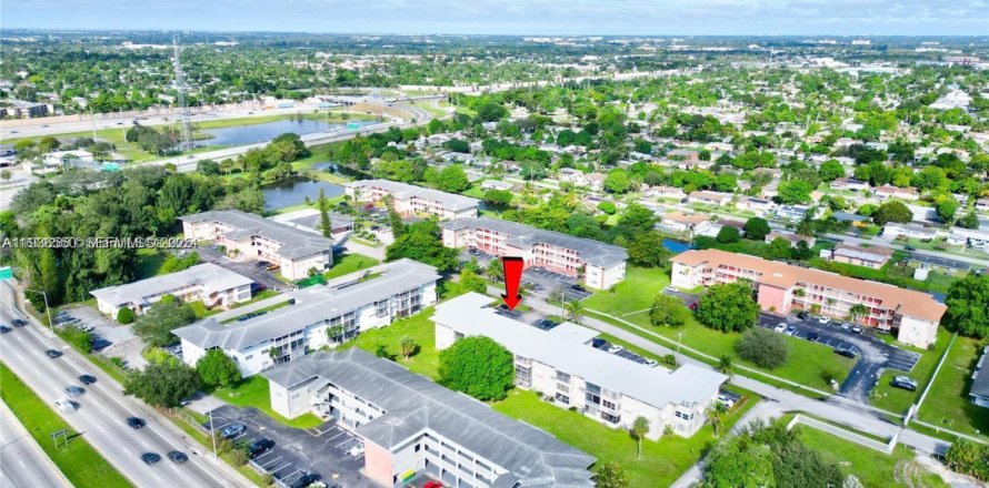 Condominio en Plantation, Florida, 1 dormitorio  № 1994584