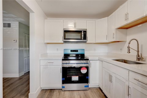 Condominio en venta en Plantation, Florida, 1 dormitorio, 69.49 m2 № 1994584 - foto 6