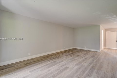 Condominio en venta en Plantation, Florida, 1 dormitorio, 69.49 m2 № 1994584 - foto 10