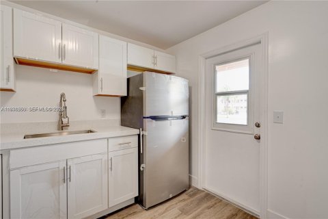 Condominio en venta en Plantation, Florida, 1 dormitorio, 69.49 m2 № 1994584 - foto 5