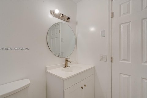 Condominio en venta en Plantation, Florida, 1 dormitorio, 69.49 m2 № 1994584 - foto 17