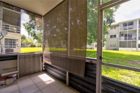 Condominio en venta en Plantation, Florida, 1 dormitorio, 69.49 m2 № 1994584 - foto 9