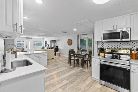 Villa ou maison à vendre à Saint Petersburg, Floride: 3 chambres, 141.58 m2 № 1803156 - photo 11