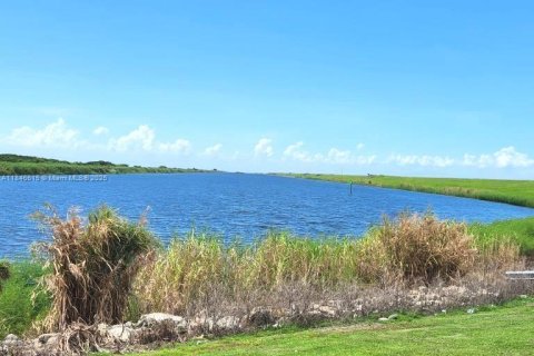 Villa ou maison à vendre à Pahokee, Floride: 5 chambres, 187.01 m2 № 1875526 - photo 28