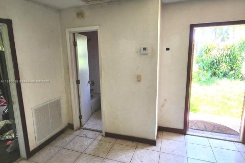 House in Pahokee, Florida 5 bedrooms, 187.01 sq.m. № 1875526 - photo 6