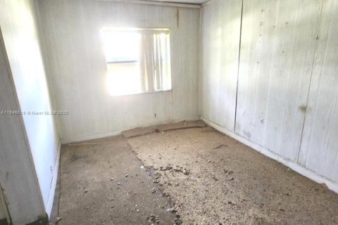 House in Pahokee, Florida 5 bedrooms, 187.01 sq.m. № 1875526 - photo 11