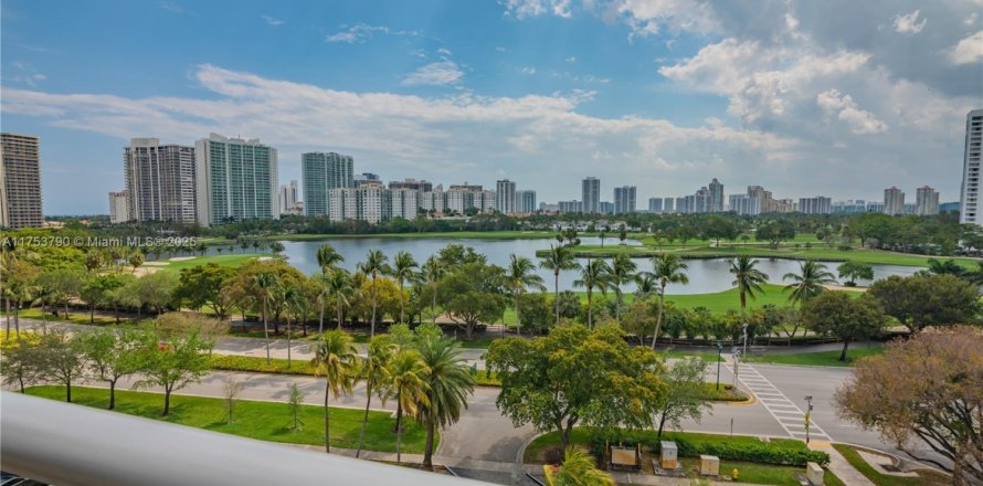 Condo in Aventura, Florida, 2 bedrooms № 1500528