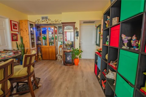 Condo in Aventura, Florida, 2 bedrooms  № 1500528 - photo 10