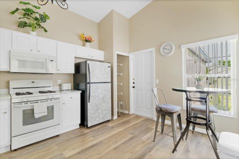 House in Kissimmee, Florida 3 bedrooms, 114.08 sq.m. № 1651099 - photo 11