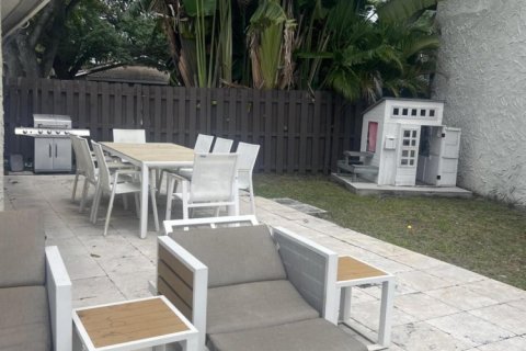 Casa en alquiler en Boca Raton, Florida, 4 dormitorios, 180.42 m2 № 1081518 - foto 1