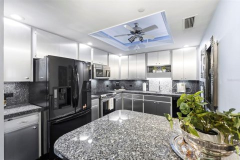 Copropriété à vendre à Saint Petersburg, Floride: 1 chambre, 125.42 m2 № 2416890 - photo 28